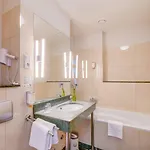 كوم إن كورفورستندام 3*