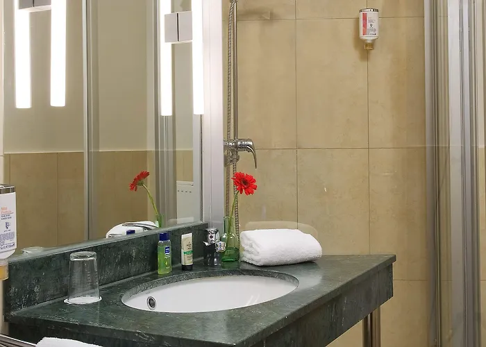 Kurfuerstendamm Hotell 3*