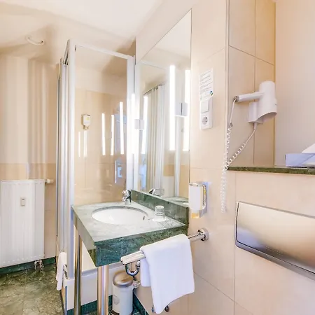 Hotel Kurfürstendamm 3*
