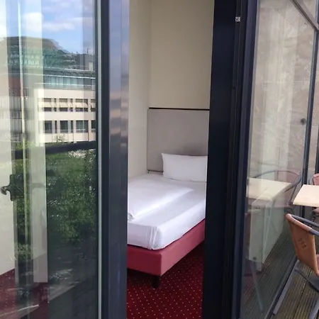Kurfürstendamm 3*