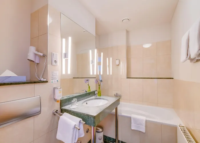 カム クアフェルステンダム 3*