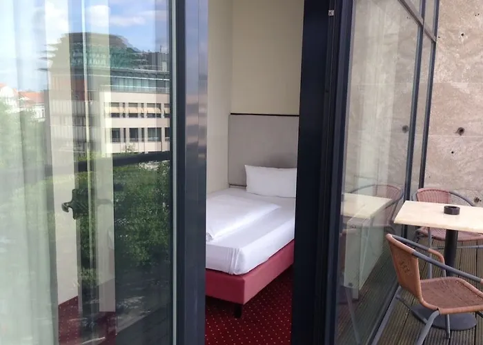 カム クアフェルステンダム 3*