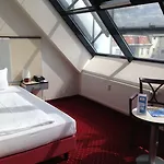 Kurfuerstendamm Hotel 3*
