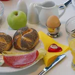 Hotel Kurfuerstendamm 3*