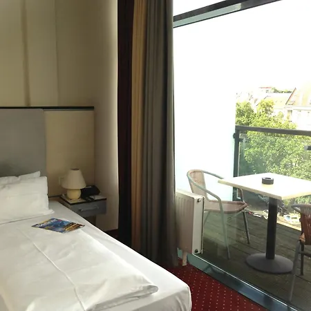 柏林选帝侯大街卡姆酒店 酒店 3*