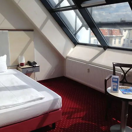 Kurfuerstendamm Hotel 3*